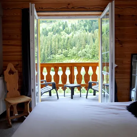 La Sapiniere Hotel